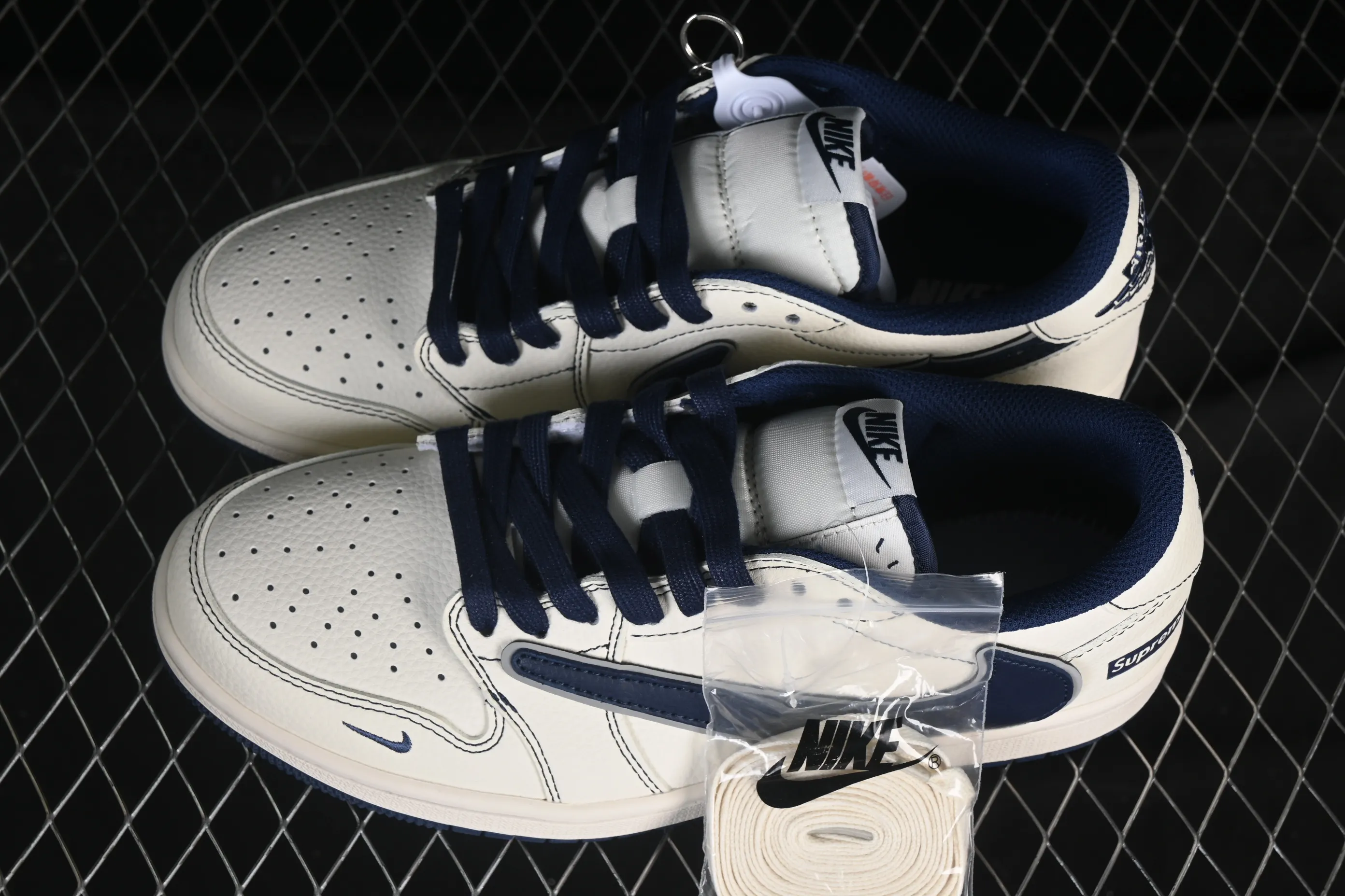 All categories Air Jordan Jordan series basketball shoes Air Jordan 1 Low High-end customized low-top sneakers Travis Scott x Fragment Design x Air Jordan 1 Low OG SP AJ1 Joe 1 joint midnight blue low-top cultural casual sneakers XX3168-217